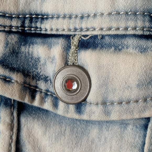 Acid wash Jean jacket - Picture 3 of 4